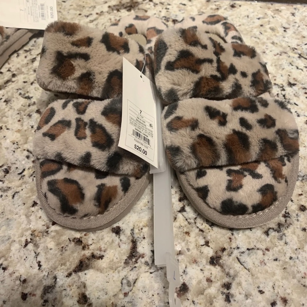 NWT Stars Above Furry Soft Animal Print Slippers